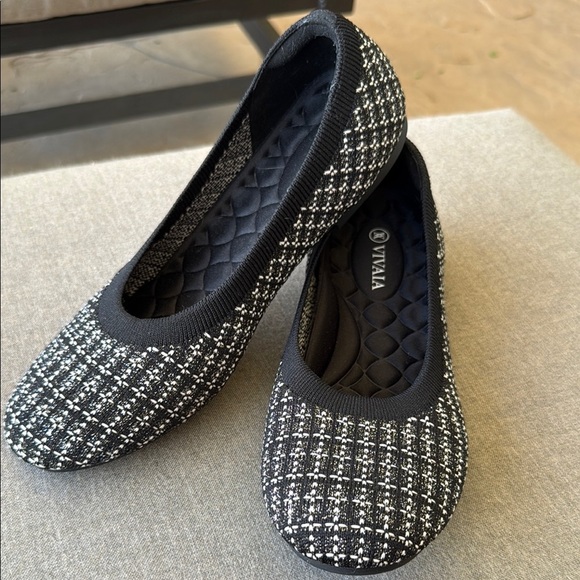 NWOB Vivaia Claire Flats - Picture 1 of 1